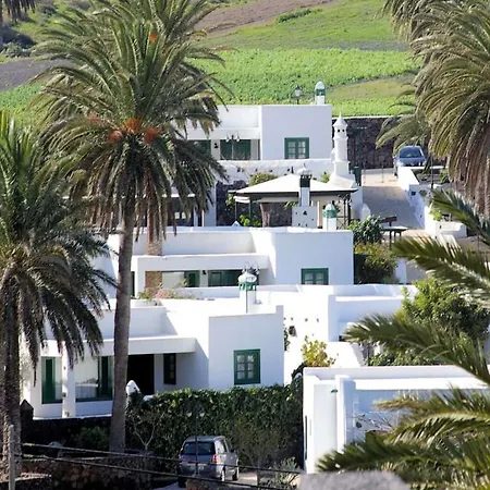 Sleeps 6 Pool Wifi Villa