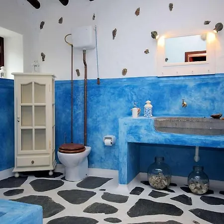 Sleeps 6 Pool Wifi Villa *