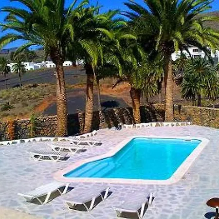 Villa Sleeps 6 Pool Wifi