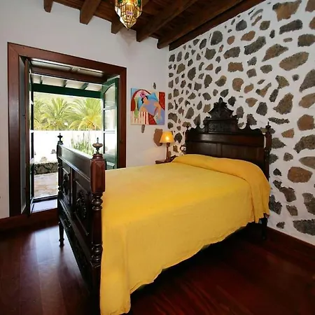 Villa Sleeps 6 Pool Wifi