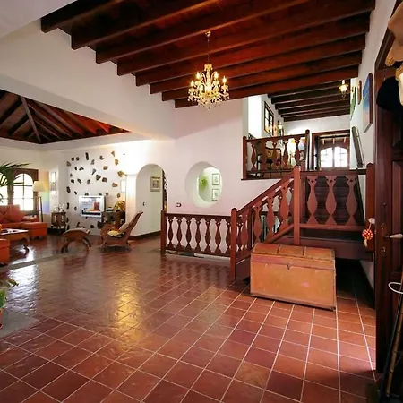 Sleeps 6 Pool Wifi Haria