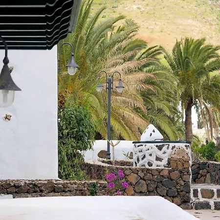 Sleeps 6 Pool Wifi Haria