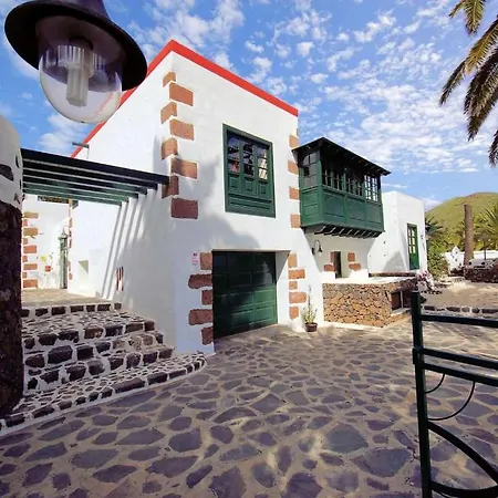 Sleeps 6 Pool Wifi Villa Haria