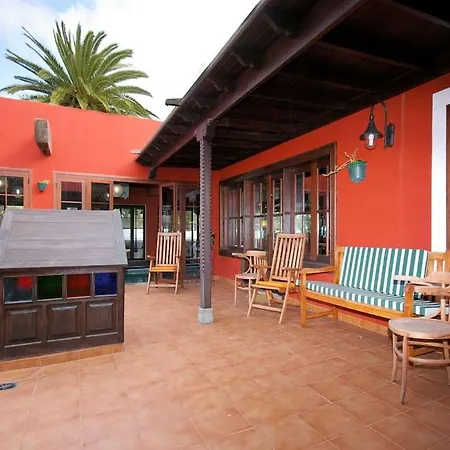Sleeps 6 Pool Wifi Villa *