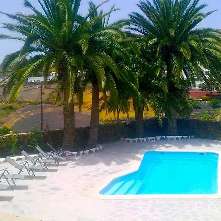 Sleeps 6 Pool Wifi Villa