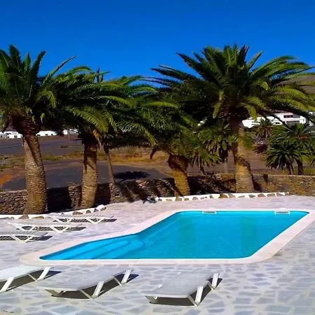 Villa Sleeps 6 Pool Wifi Haria